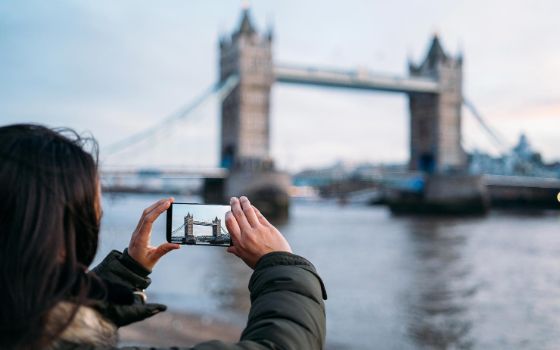 swiss-miles-and-more-london-smartphone